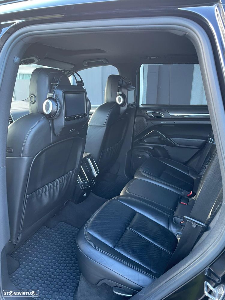 Porsche Cayenne S - 11
