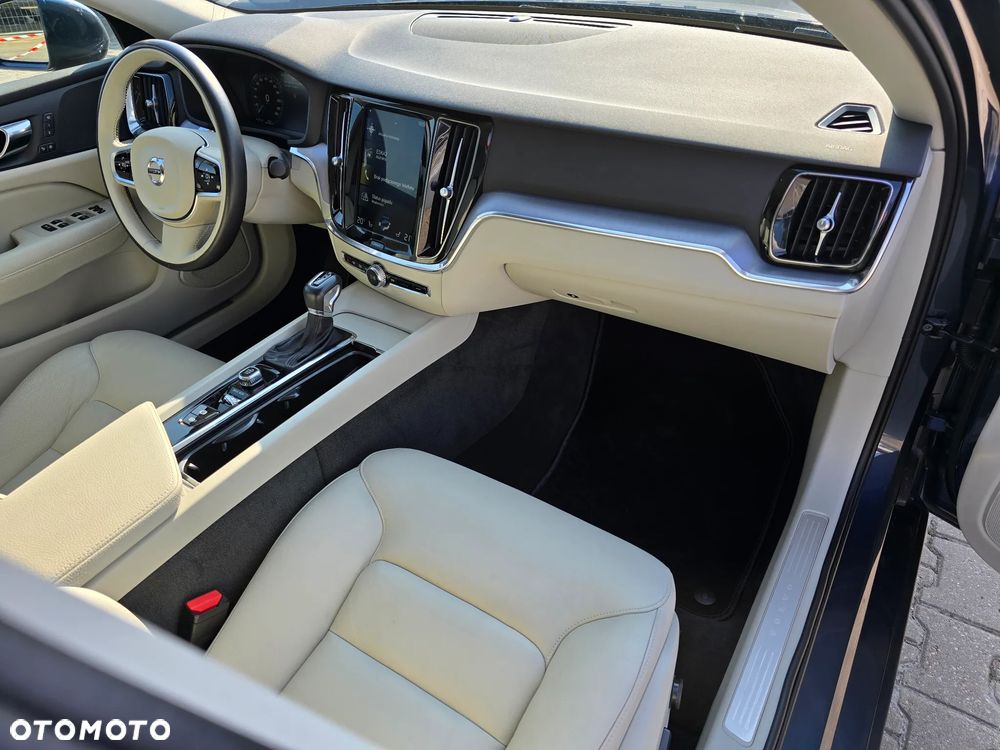 Volvo S60 T5 Momentum Pro - 18