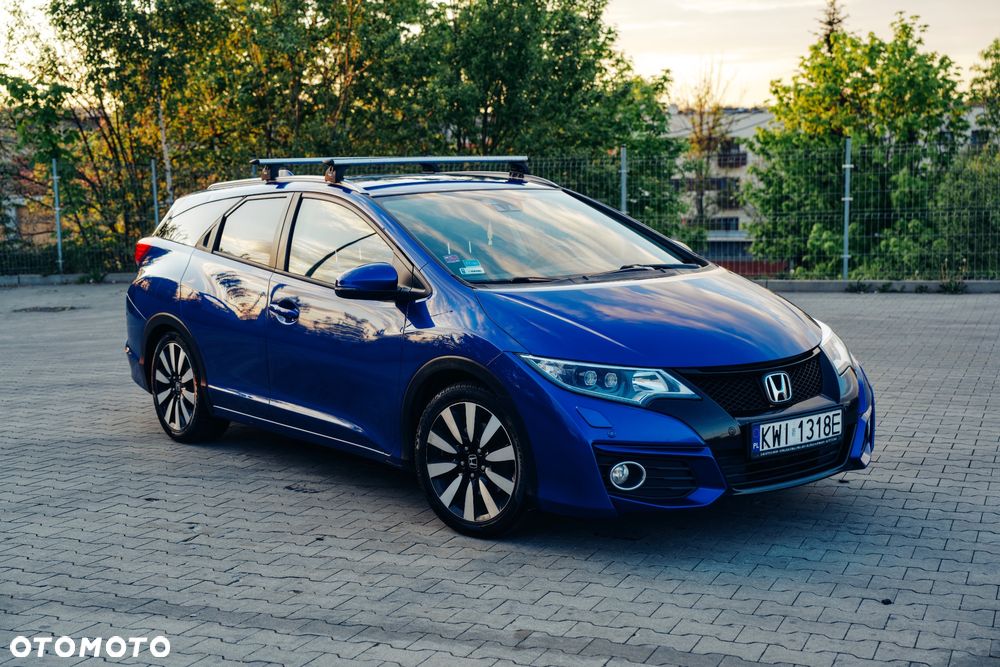 Honda Civic 1.8 Lifestyle (Honda Connect+) - 1