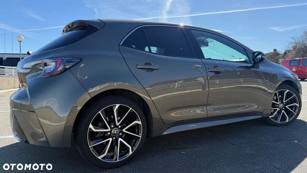 Toyota Corolla 2.0 Hybrid Executive - 6