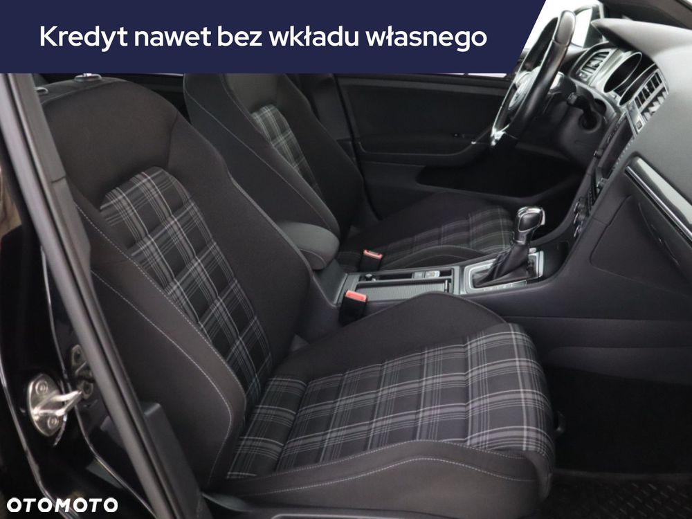 Volkswagen Golf - 11