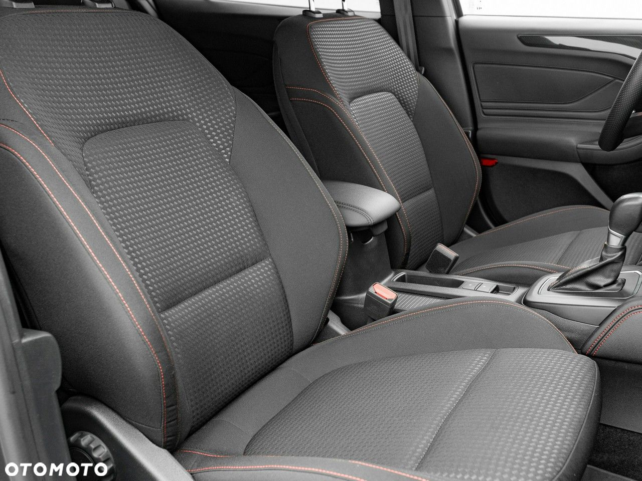 Ford Focus - 32