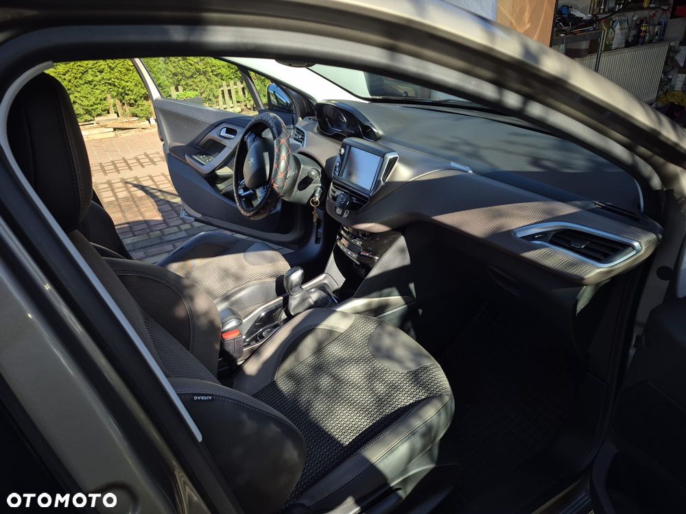 Peugeot 2008 1.6 e-HDi Active S&S - 10