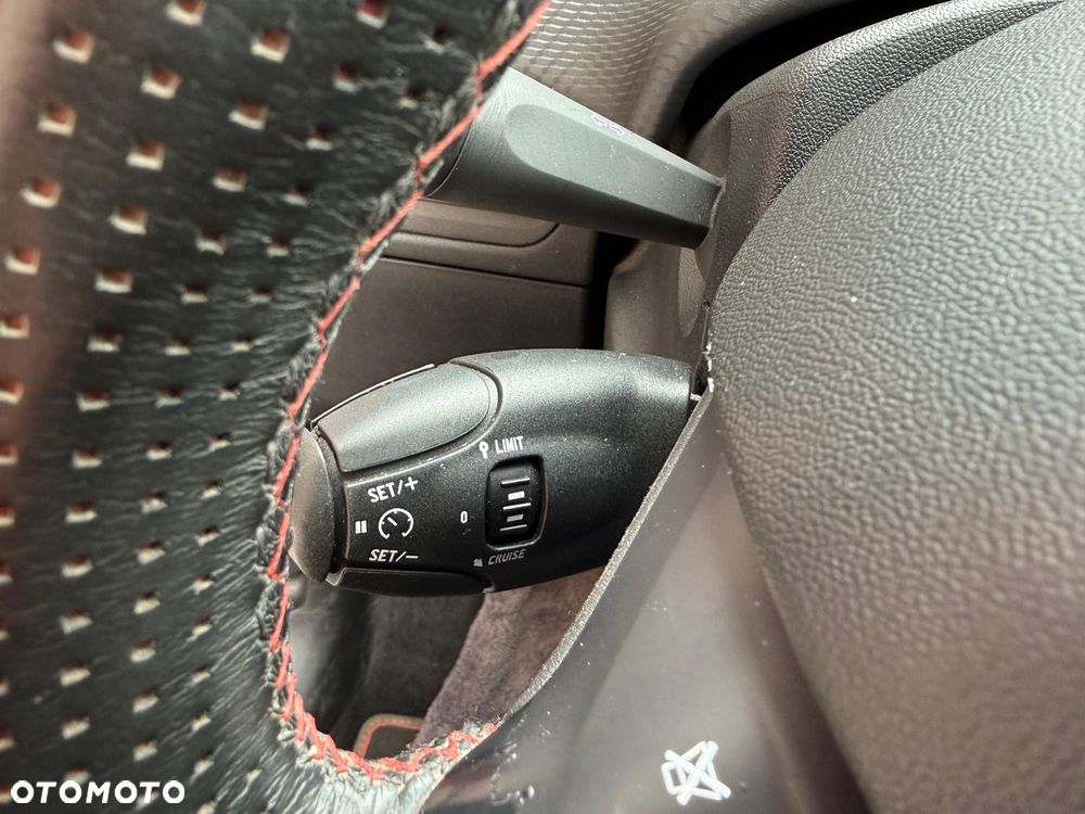 Peugeot 2008 PureTech 110 Stop&Start EAT6 GT-Line Edition - 18