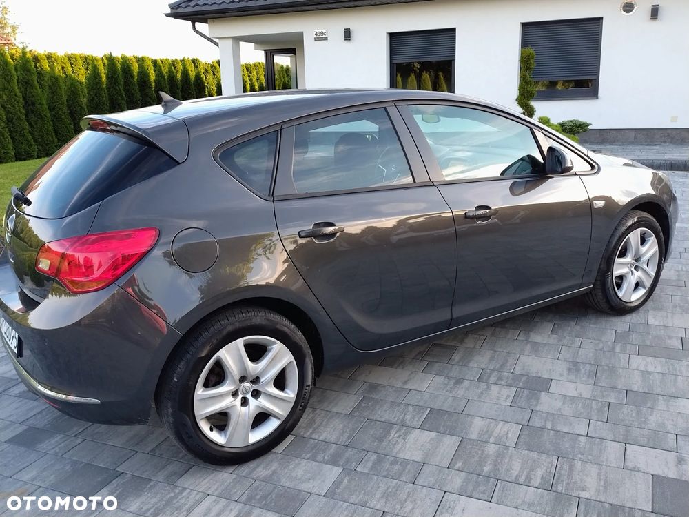 Opel Astra 1.4 Turbo Innovation - 11