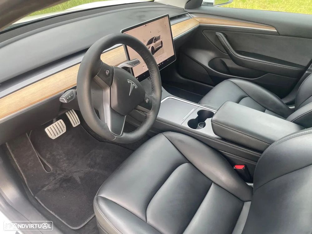 Tesla Model 3 - 41