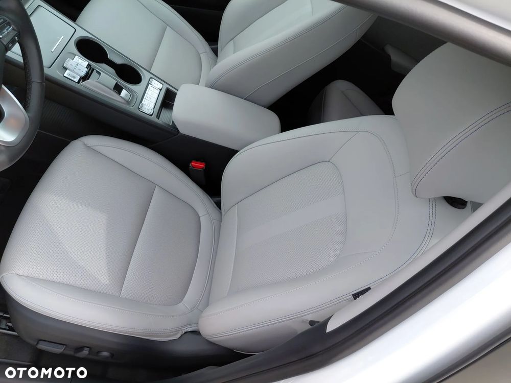 Hyundai Kona 64kWh Executive - 10