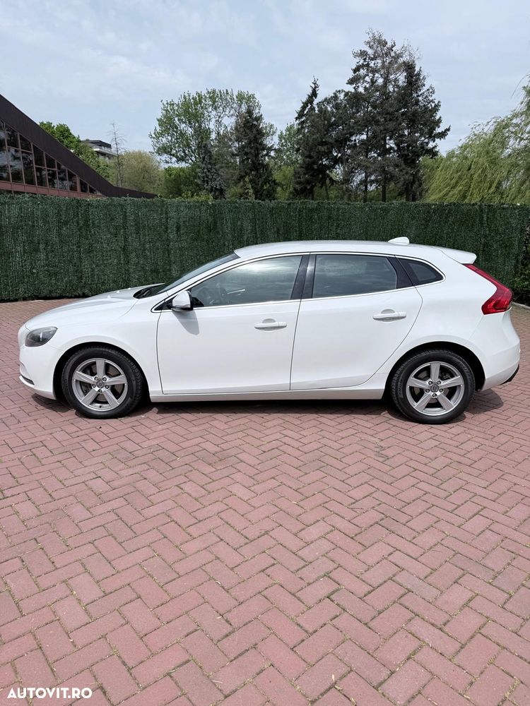 Volvo V40 D4 VEA Momentum - 3