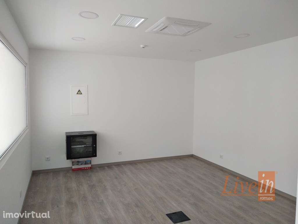 Armazém com 633m2 Situado em São Miguel da Alcainça - Grande imagem: 5/10