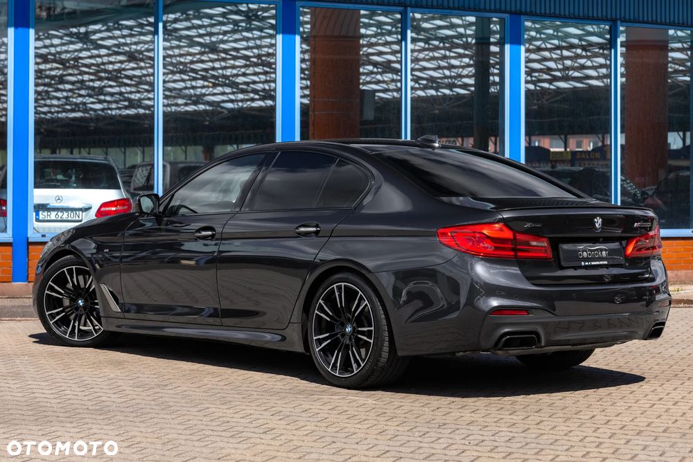 BMW Seria 5 M550i xDrive - 6