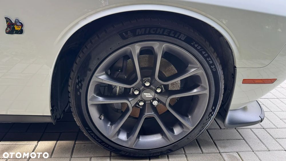 Dodge Challenger 6.4 Scat Pack - 23