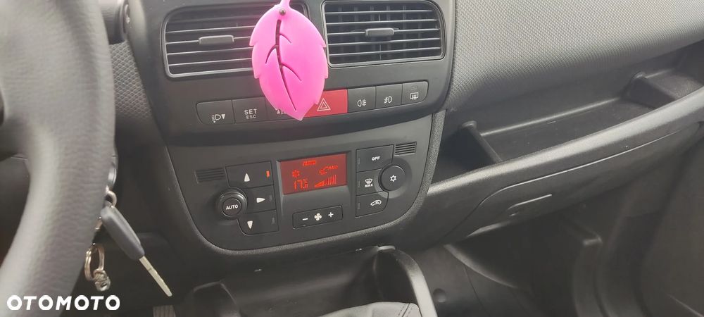 Fiat DOBLO - 16