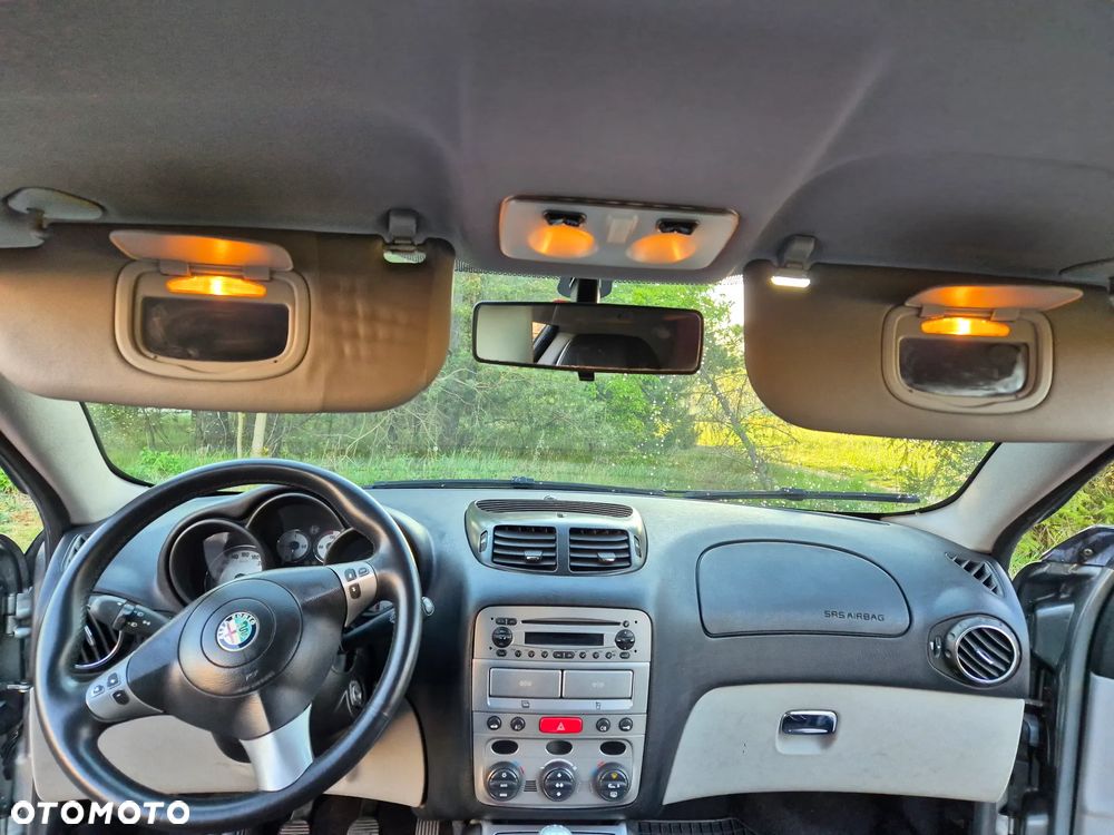 Alfa Romeo GT 2.0 JTS Distinctive - 7