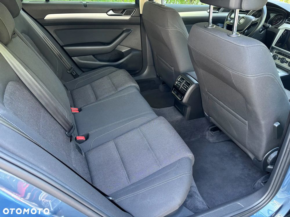Volkswagen Passat 2.0 TDI BMT Comfortline - 15