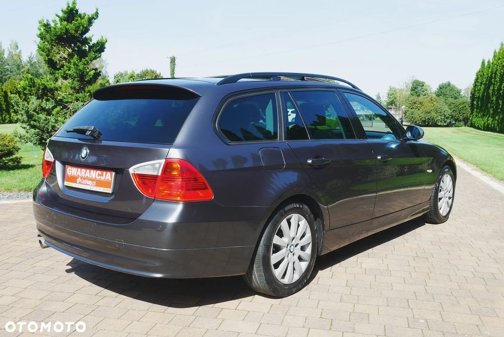 BMW Seria 3 318i - 11