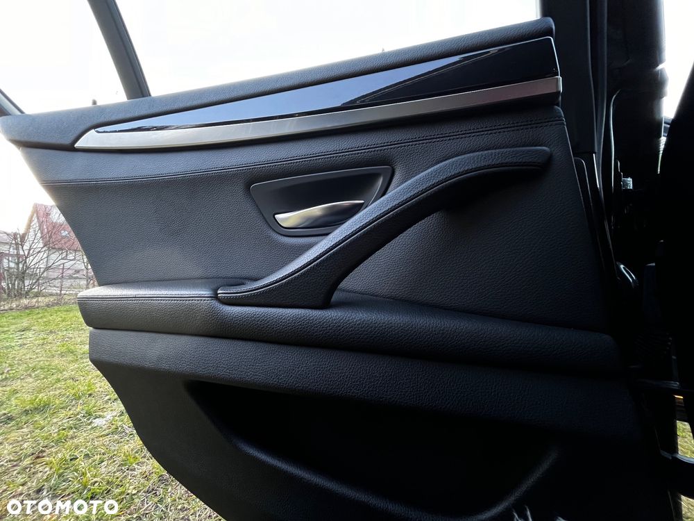 BMW Seria 5 525d - 20