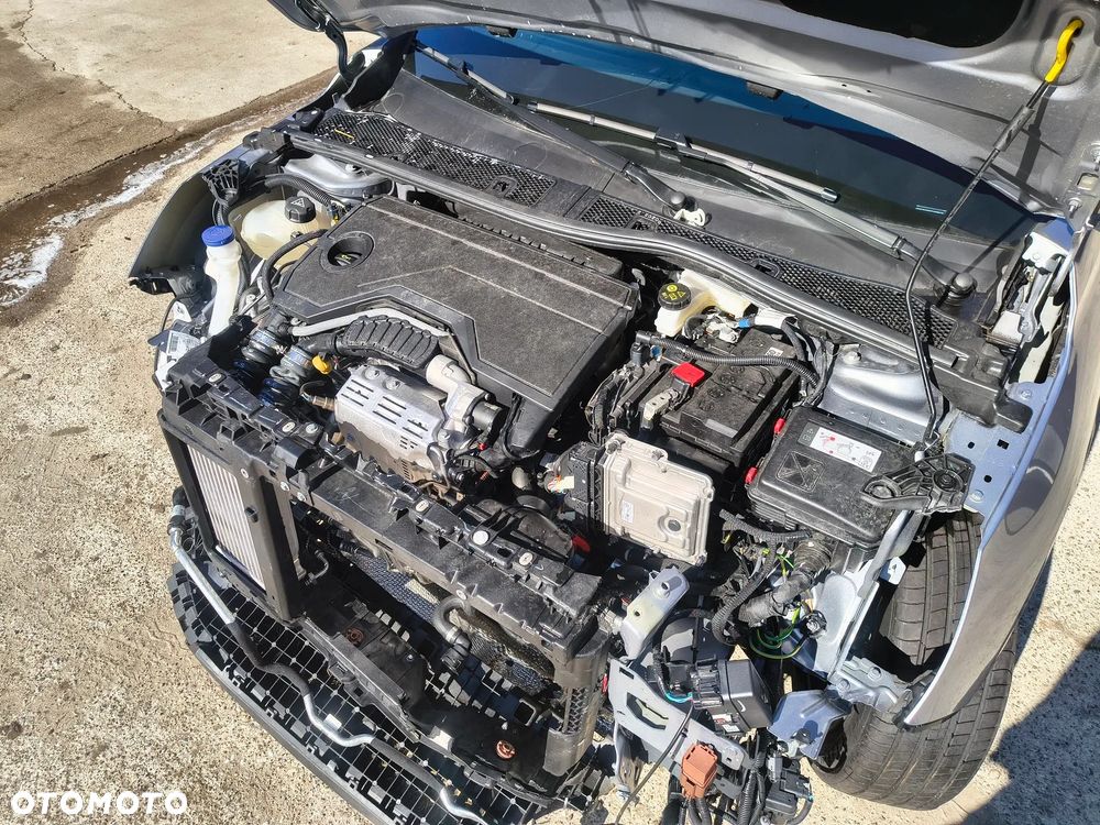 Peugeot 208 - 18
