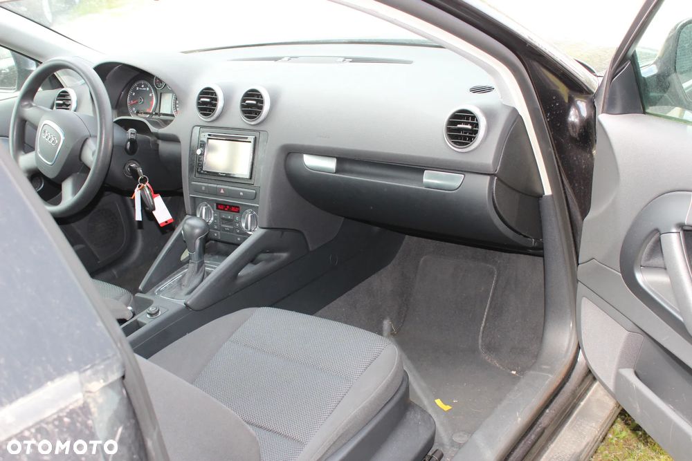 Audi A3 3-drzwiowe 1.4 TFSI Ambiente S tronic - 9