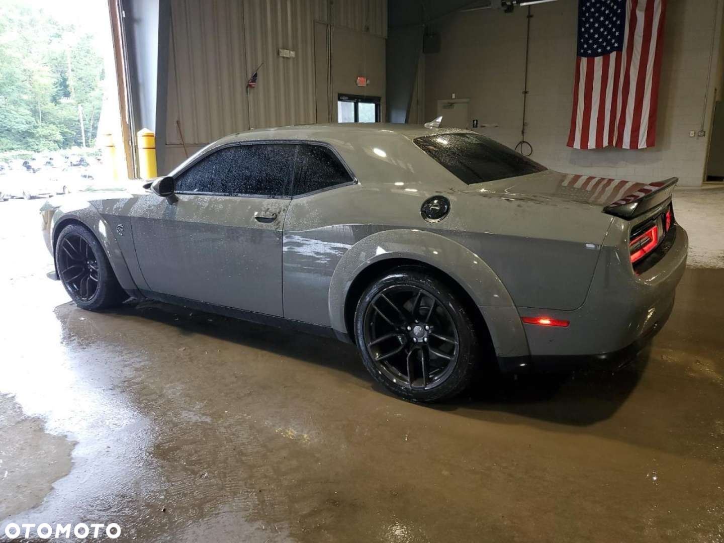 Dodge Challenger - 2