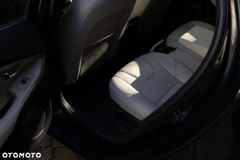 Volvo V40 D2 Momentum - 26