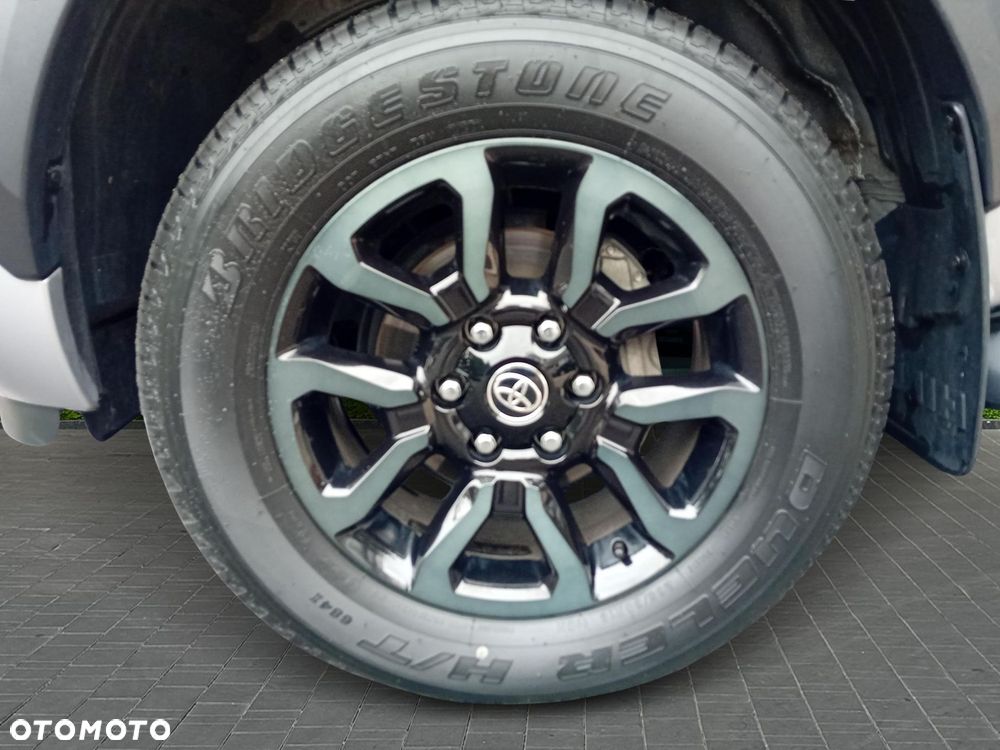 Toyota Hilux 2.8 D-4D Double Cab Invincible Sport 4x4 - 24