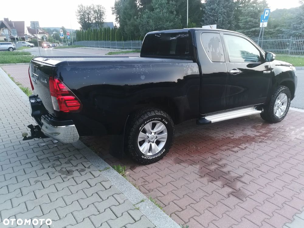 Toyota Hilux 2.4 D-4D Extra Cab DLX 4x4 - 6