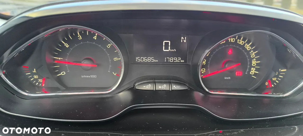 Peugeot 208 1.2 VTi Active ETG5 - 14