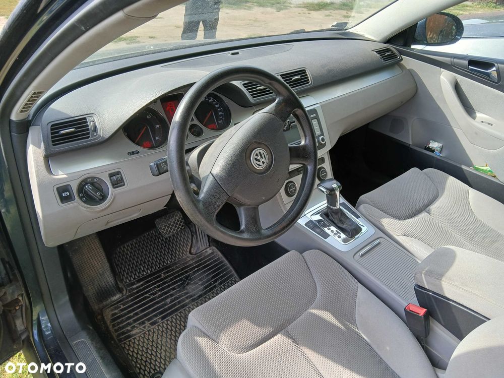 Volkswagen Passat - 2