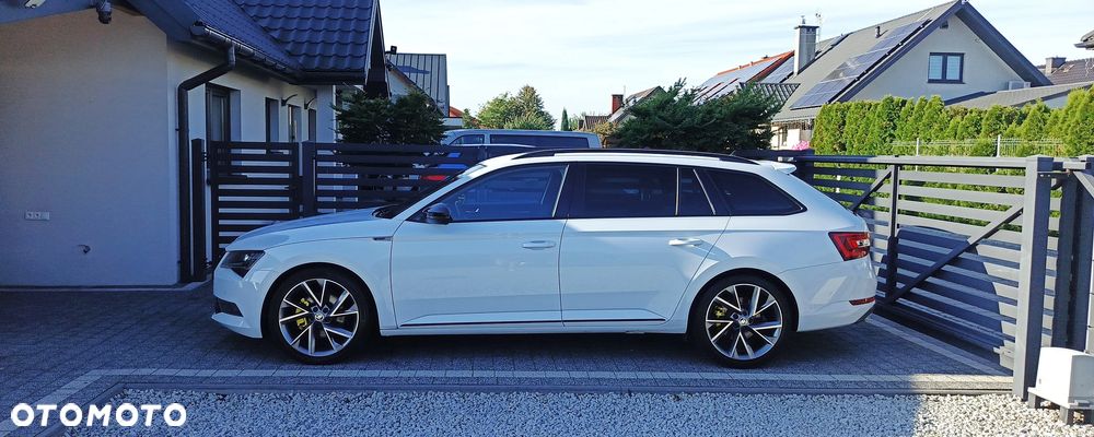 Skoda Superb 2.0 TDI DSG Sportline - 5
