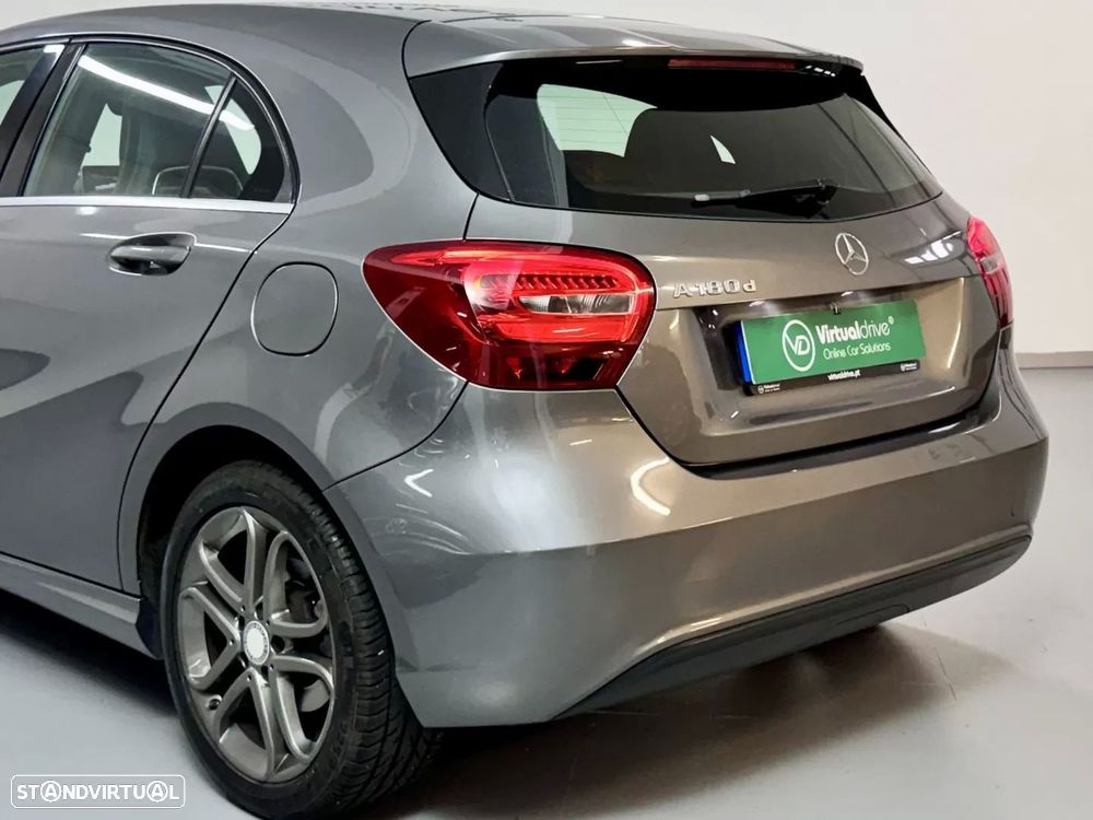 Mercedes-Benz A 180 d 7G-DCT Peak Edition - 10