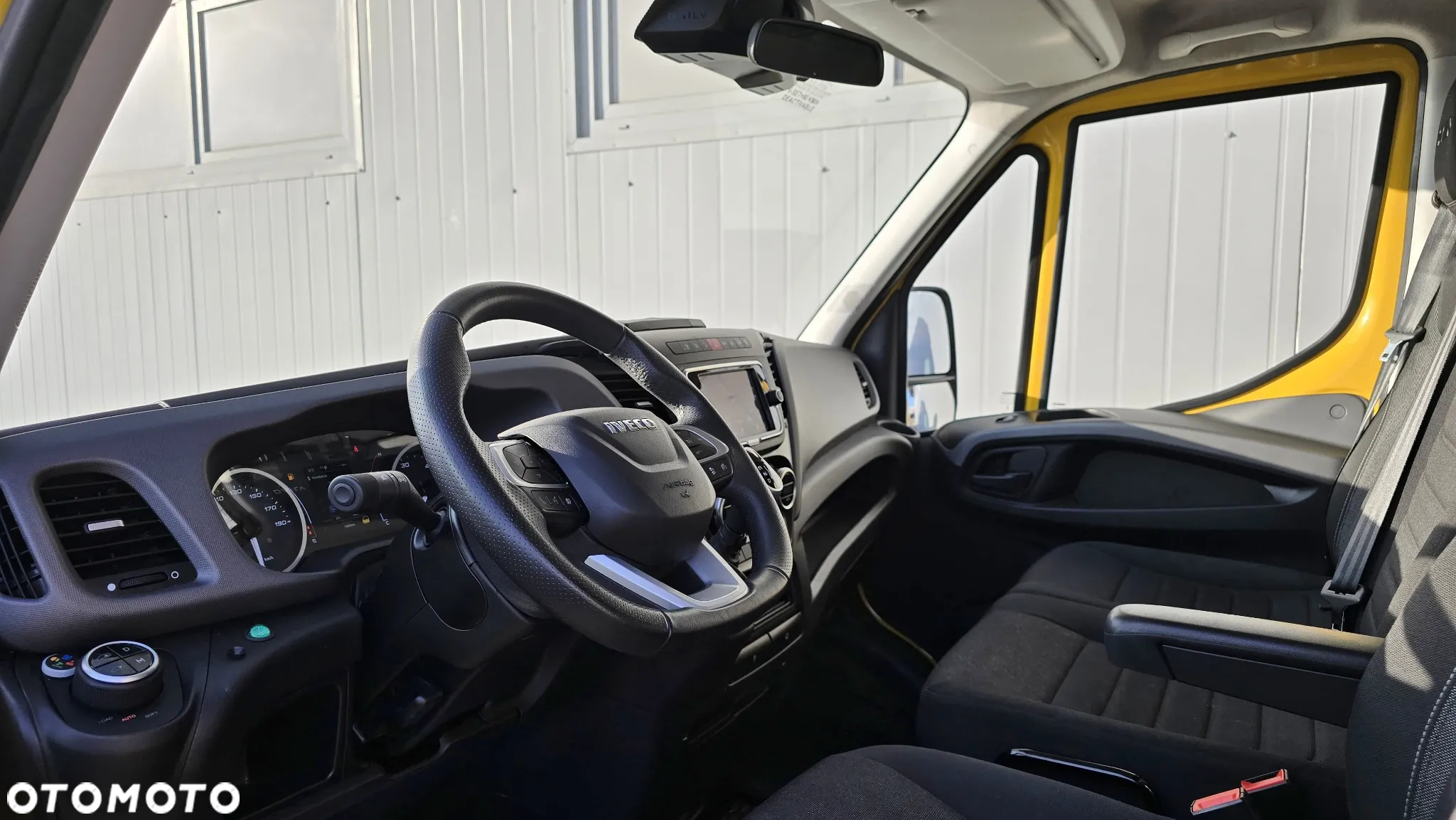 Iveco Daily Hi-Matic 35S18A8/P Digicross Webasto, LED, Sypialnia Spojkar, Pneumatyka, AUTOMAT 3.0 180KM - 19