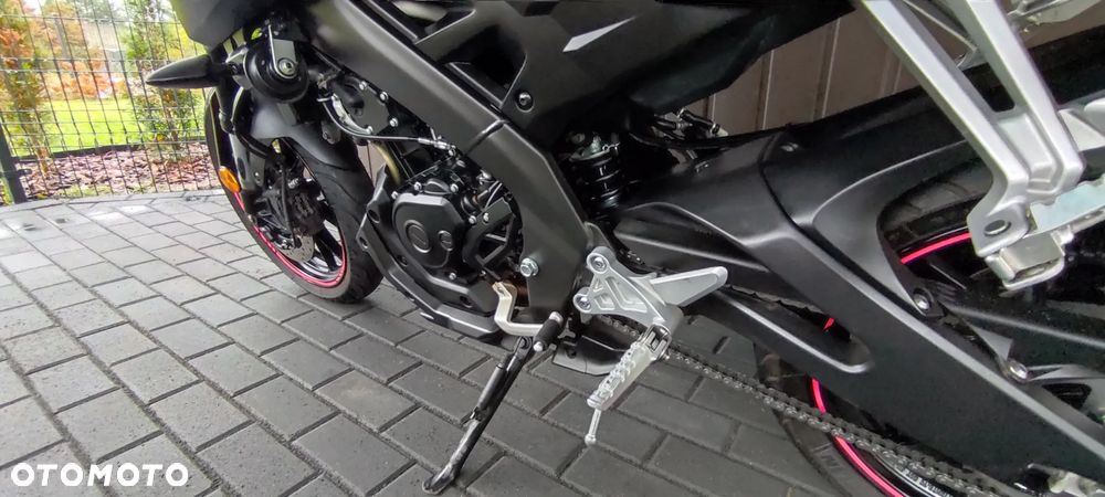 Yamaha MT - 12