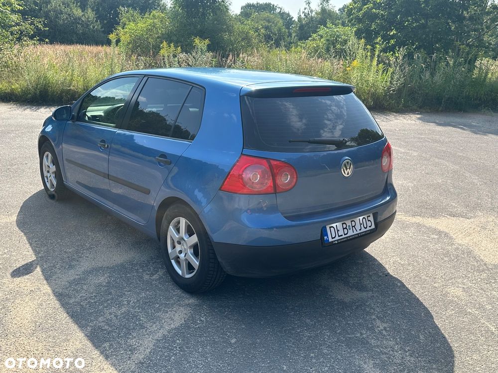 Volkswagen Golf 1.6 FSI Comfortline - 3