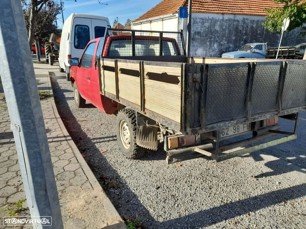 Nissan Pick Up - 8