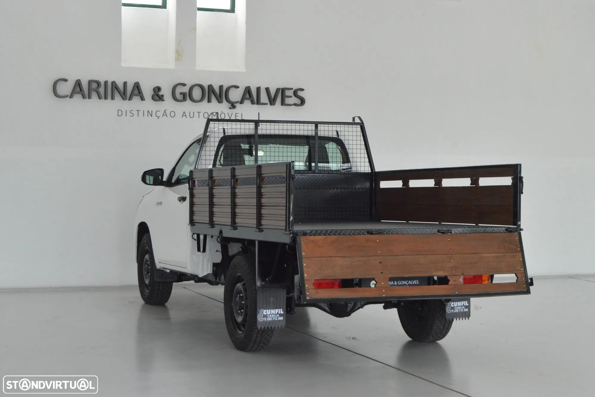 Toyota Hilux 2.4 D-4D 4X2 Cabine Simples 2L - 45
