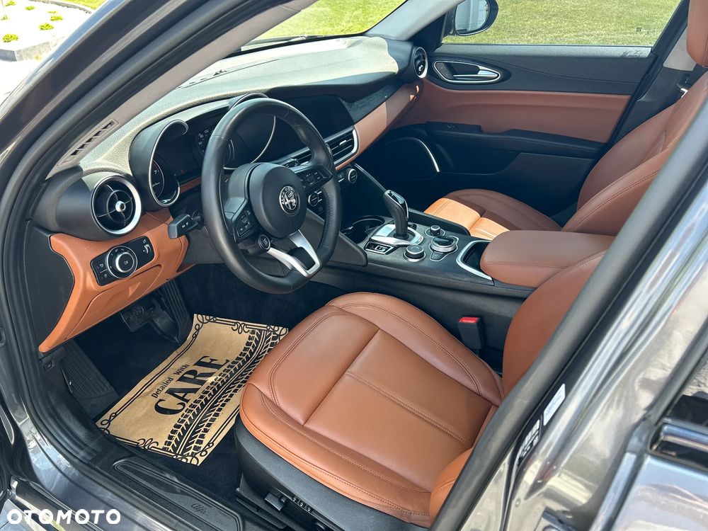 Alfa Romeo Giulia - 14