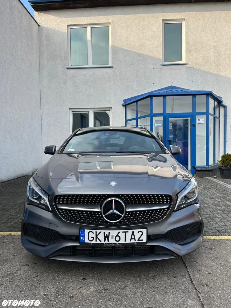 Mercedes-Benz CLA 220 4-Matic AMG Line - 3