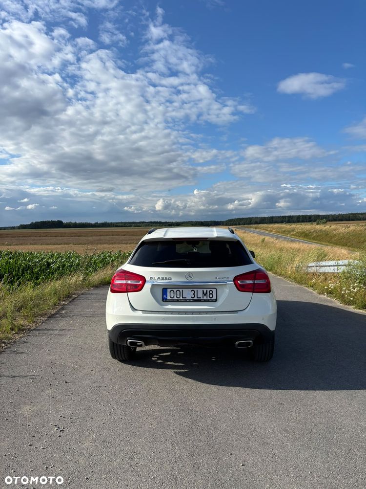 Mercedes-Benz GLA 220 d 4-Matic Urban - 4