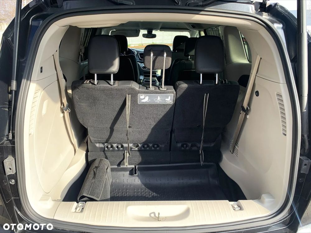 Chrysler Pacifica - 18