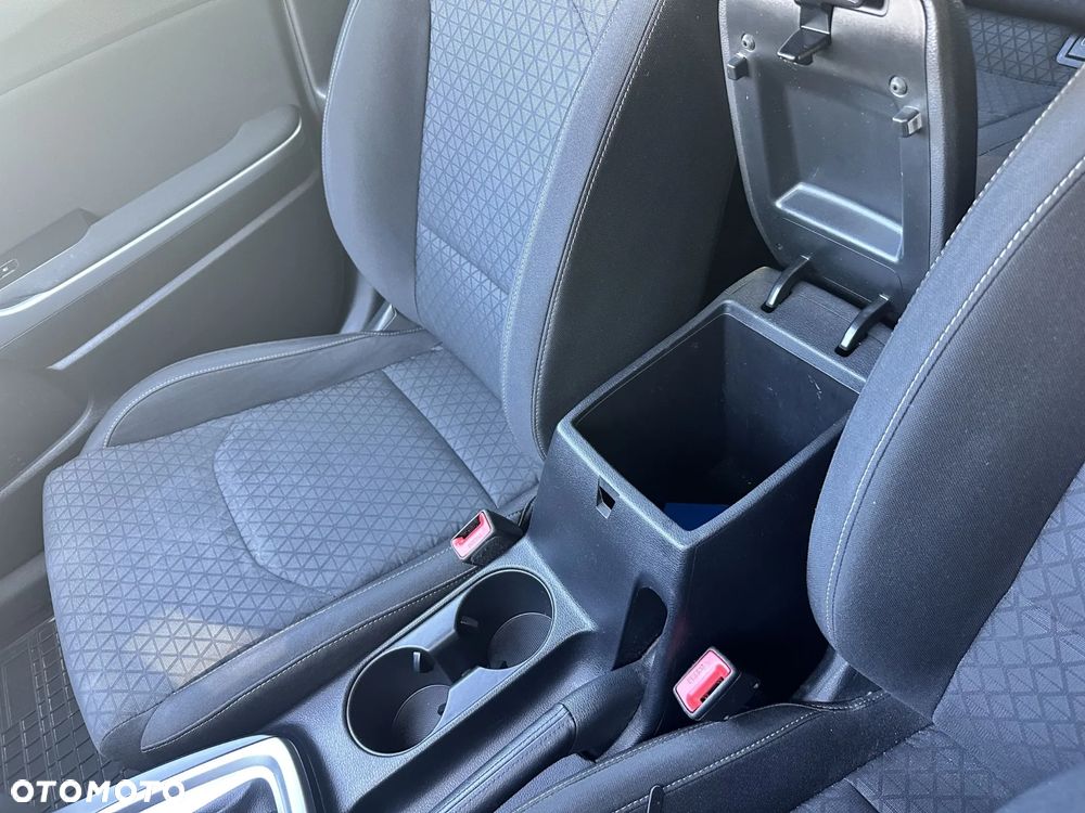Kia Ceed - 33