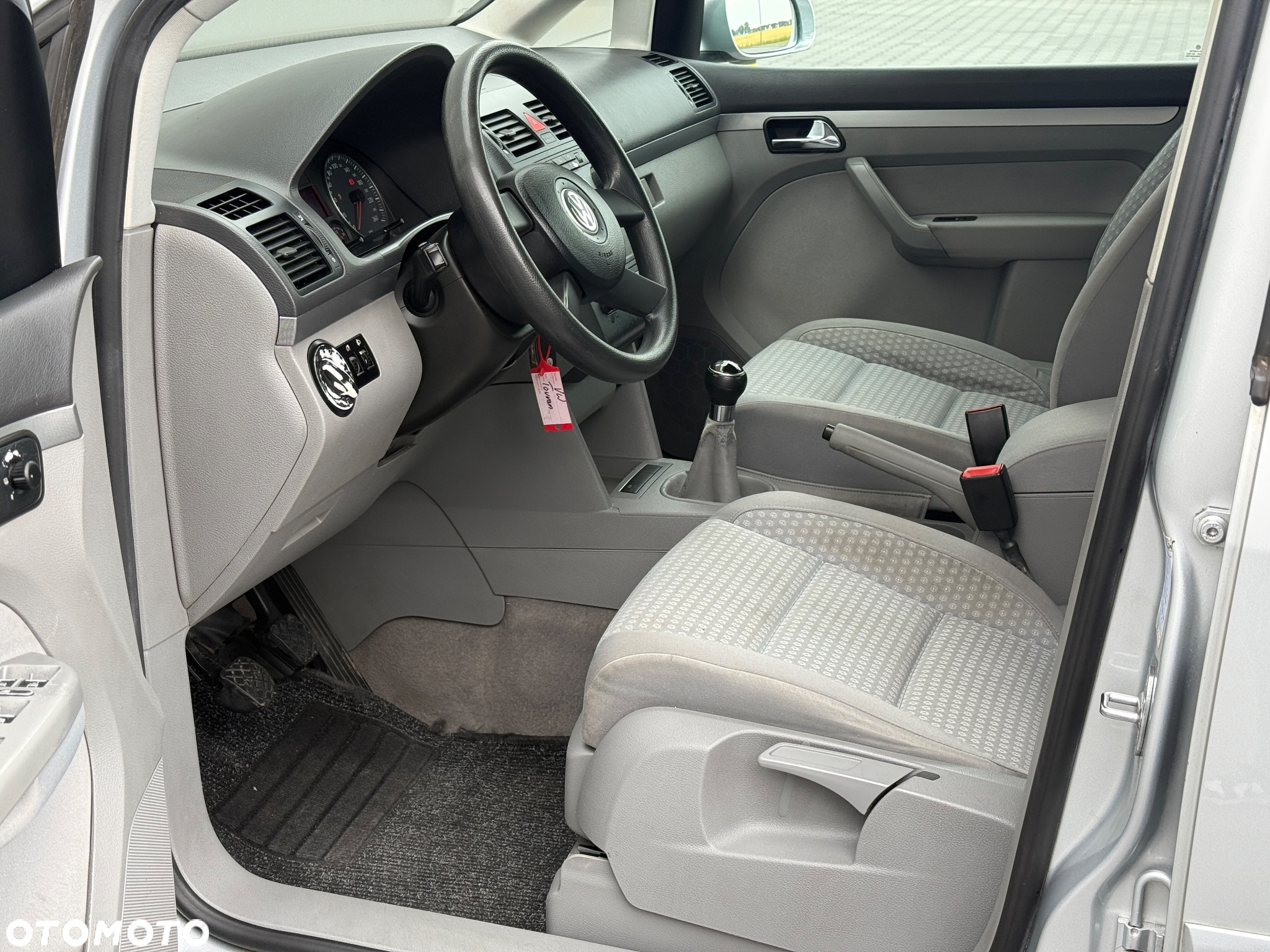 Volkswagen Touran - 10