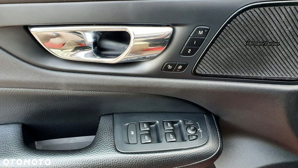 Volvo S60 T4 R-Design - 27