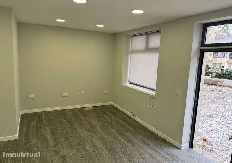 Loja remodelada - possibilidade habitação - Grande imagem: 2/7