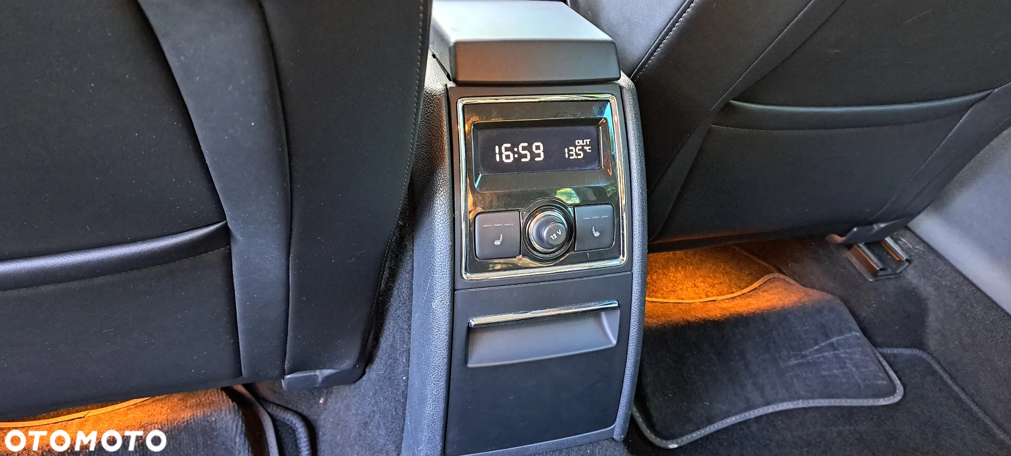 Skoda Superb 2.0 TDI Platinum DSG - 26