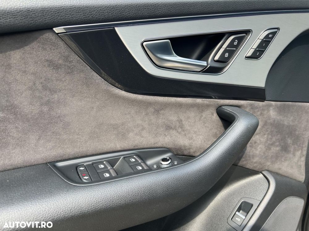 Audi Q7 3.0 50 TDI quattro Tiptronic S Line - 36