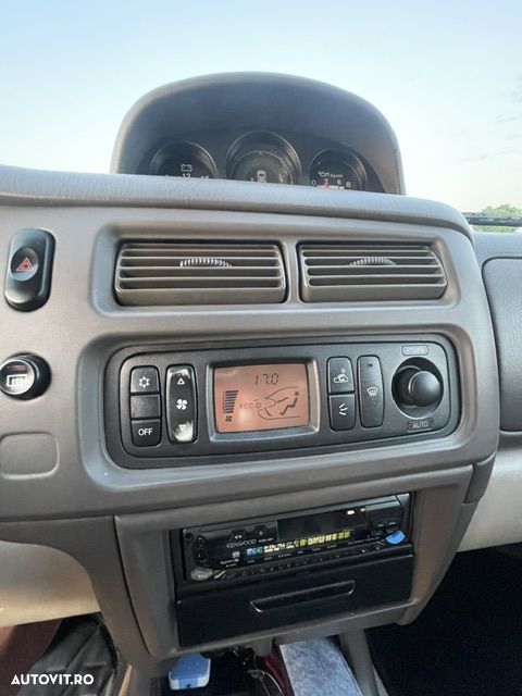 Mitsubishi Pajero - 24