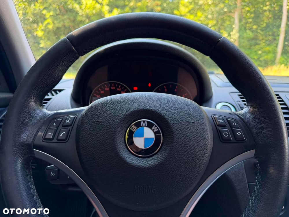 BMW Seria 1 116i - 22