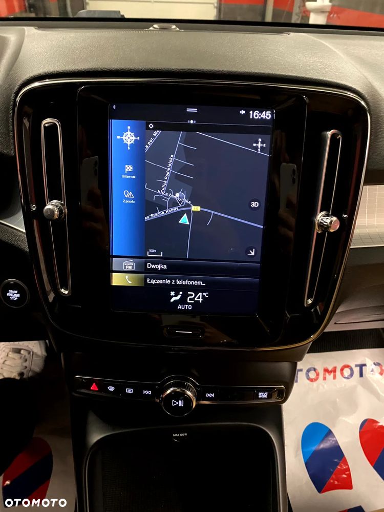 Volvo XC 40 D3 SCR Momentum - 21