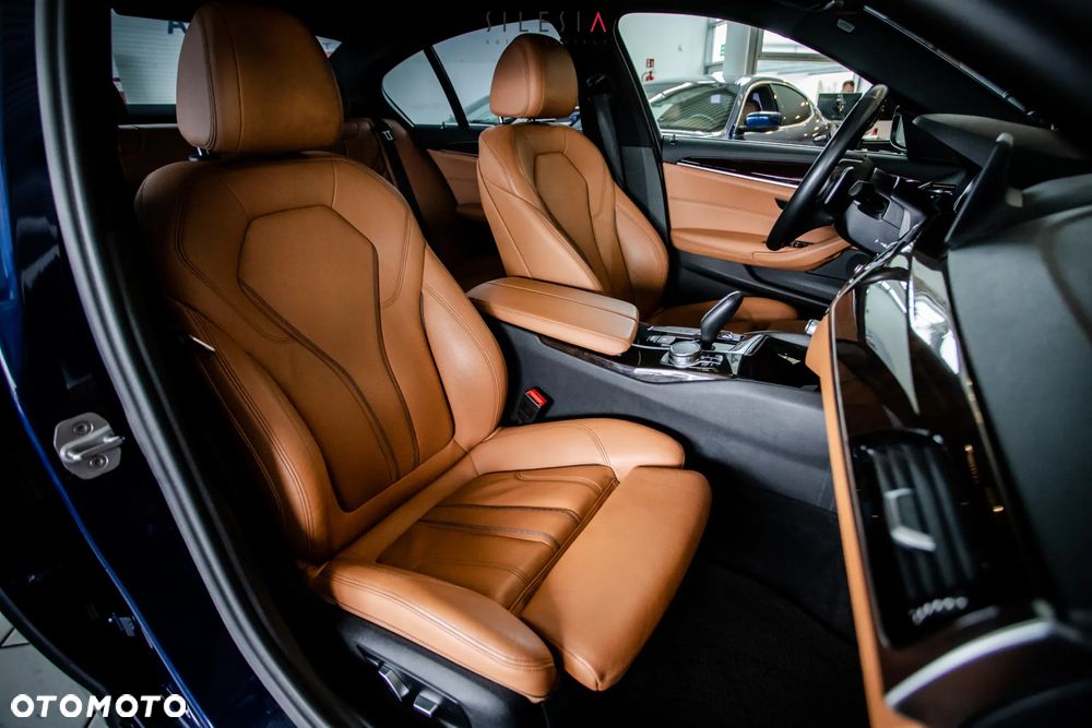 BMW Seria 5 530i xDrive - 17