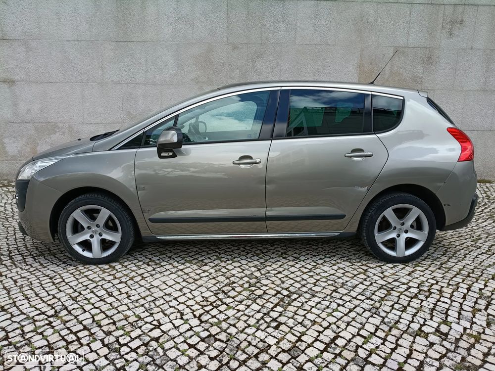 Peugeot 3008 1.6 e-HDi Allure CMP6 - 24